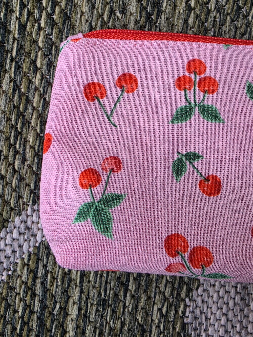 Makeup Bag & Sample Bundle - Picture 6 of 7